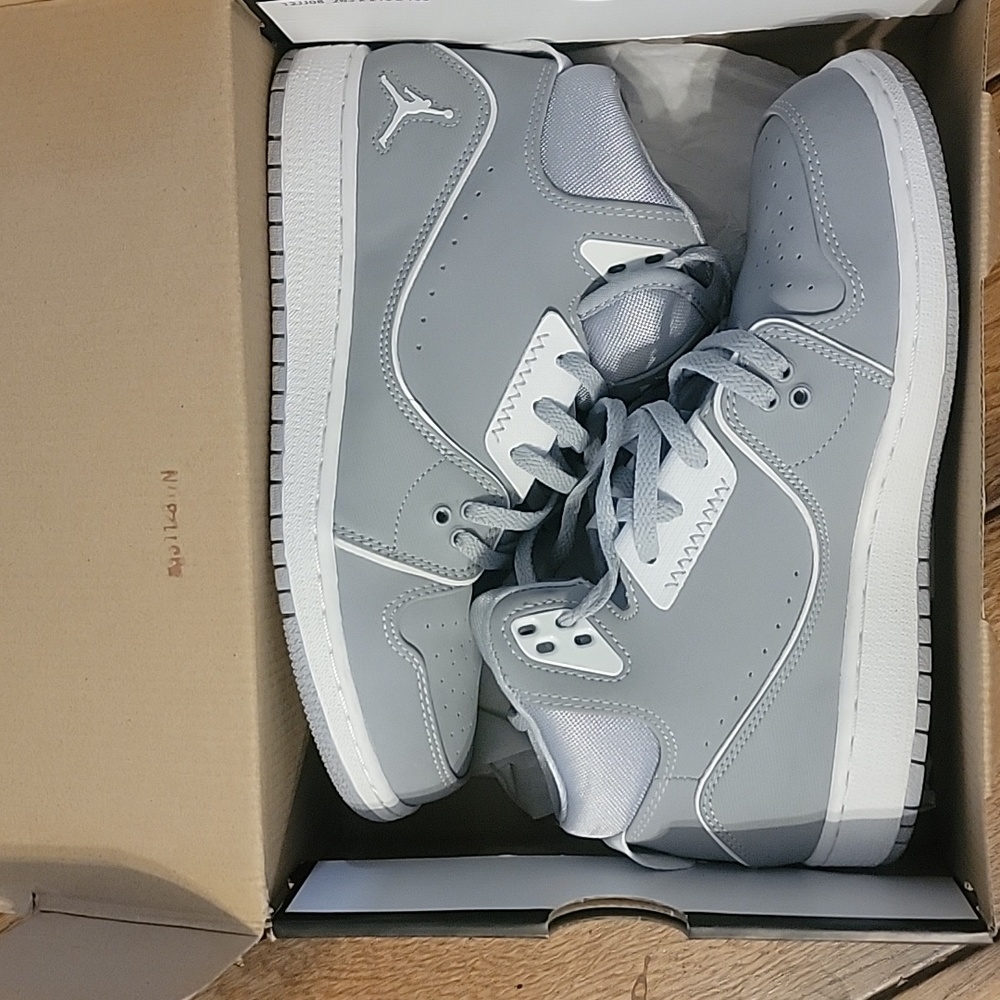Wolf gray and white Jordan 1 Flight  2 BG